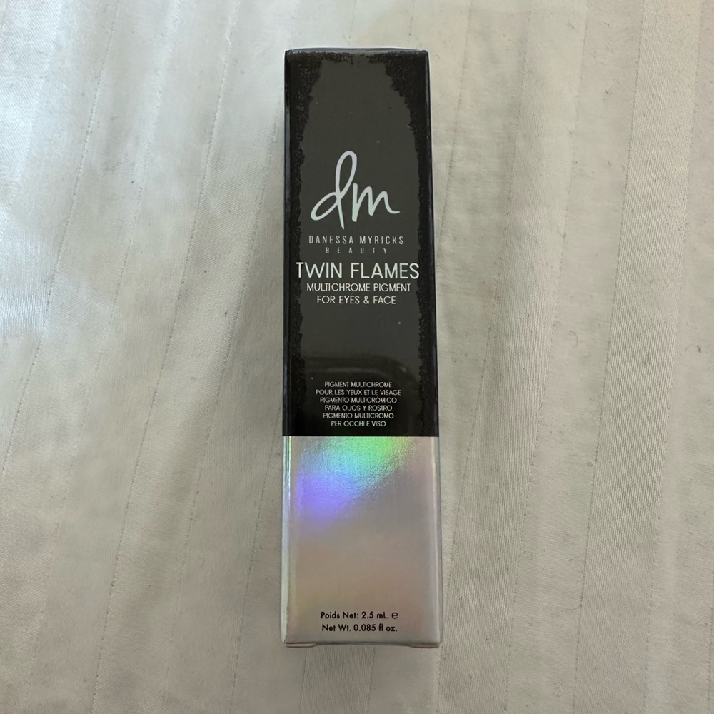 BNIB Danessa Myricks Twin Flames Multichrome Pigment in shade Lust